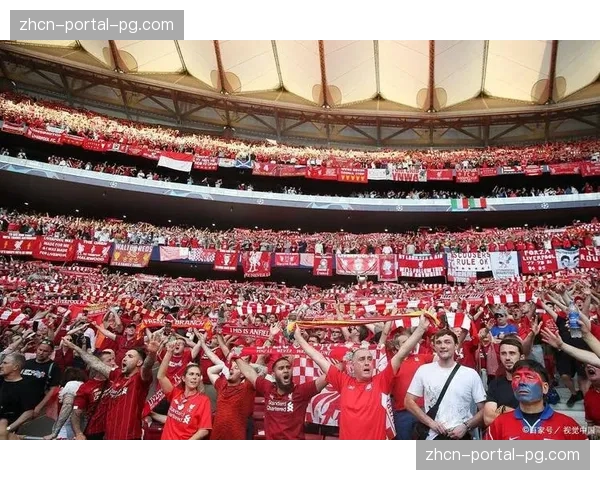 关键时刻:拜仁获得前场任意球,曼城人墙排出“区域+盯人”混合站位。 关键时刻:拜仁获得前场任意球,曼城人墙排出“区域+盯人”混合站位。